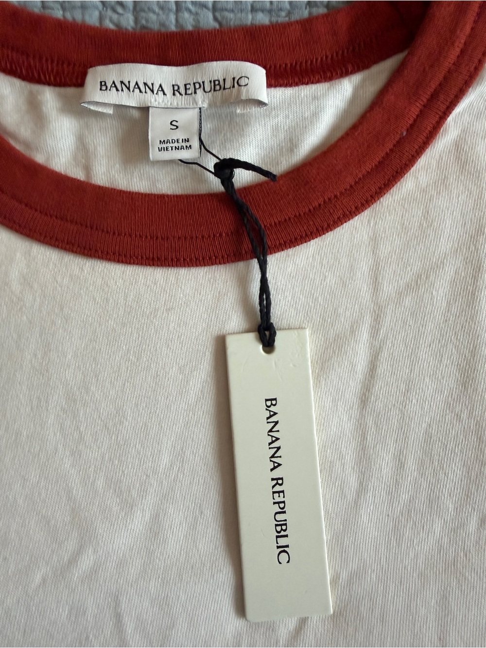 Banana Republic Loose Muscle Tank cream with Rust Trim Small NWT - Picture 2 of 3